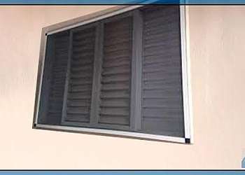Tela para janela contra insetos
